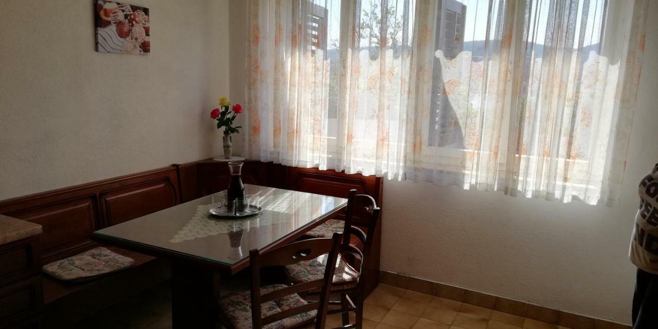Apartments&Rooms Miro Sea View - Near Beach 수마르틴 외부 사진